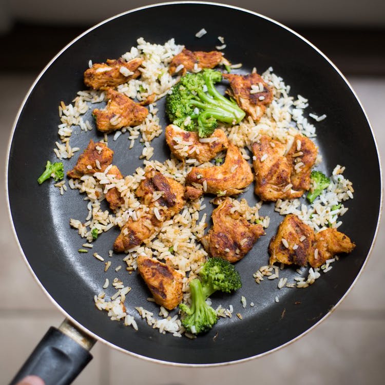 Ensalada de arroz y pollo. Recetas de ensaladas de verano